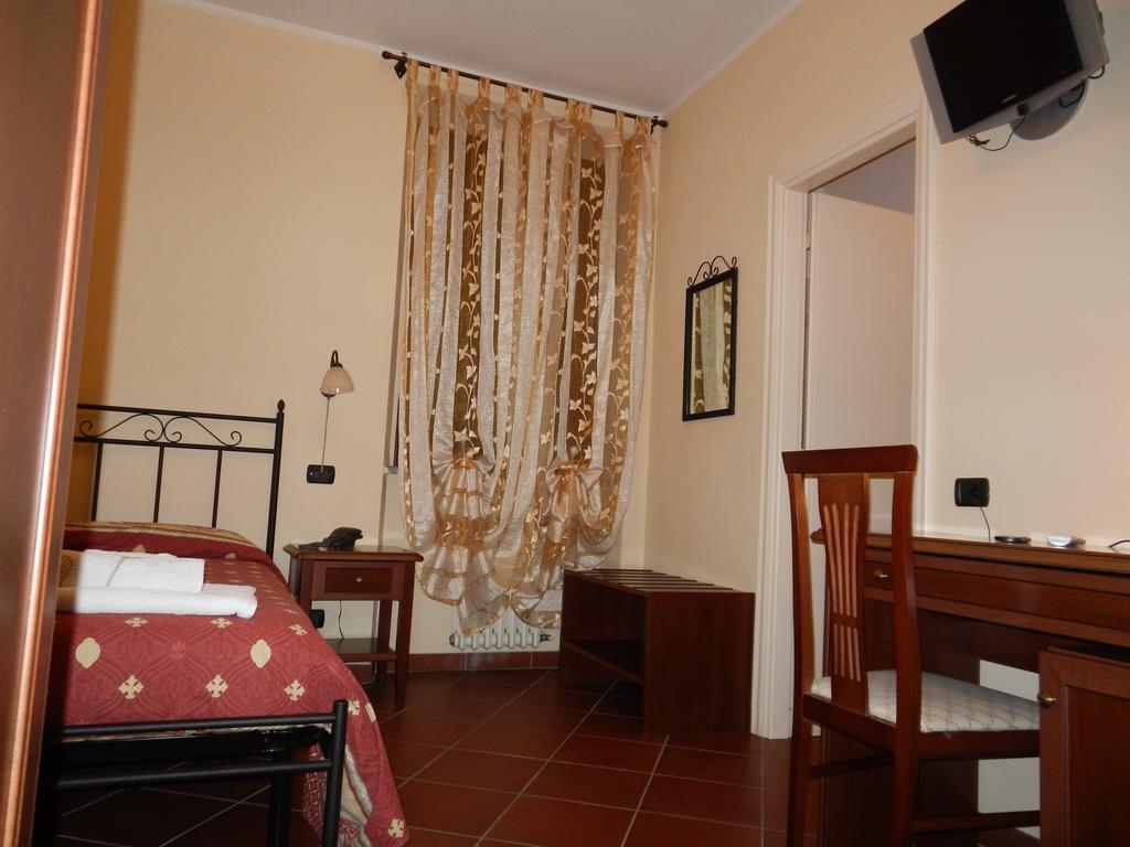Risthotel Pizzeria Italia Godiasco Стая снимка
